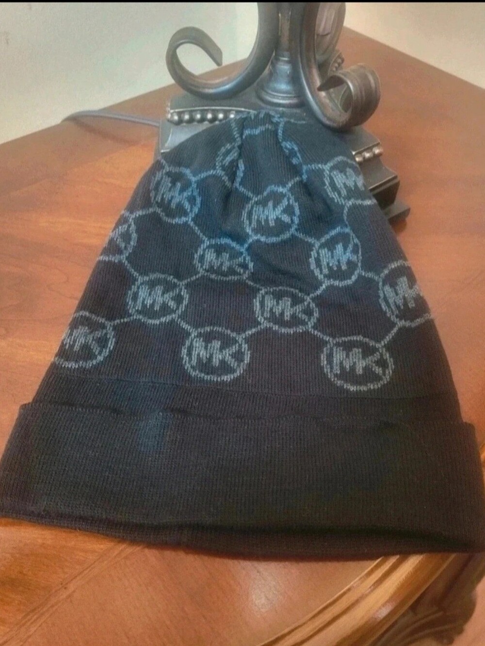 LMICHAEL Michael Kors Black Logo Knit Beanie Women
